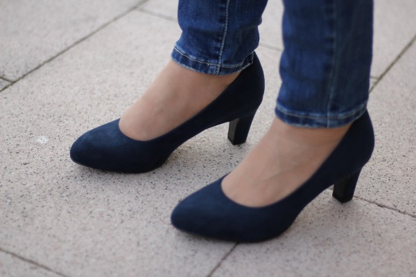 sehr schöne Pumps in NAVY TAMARIS