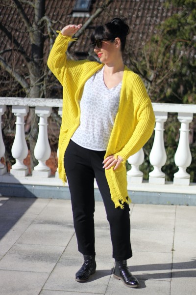 lange Strickjacke gelb mit Fransen