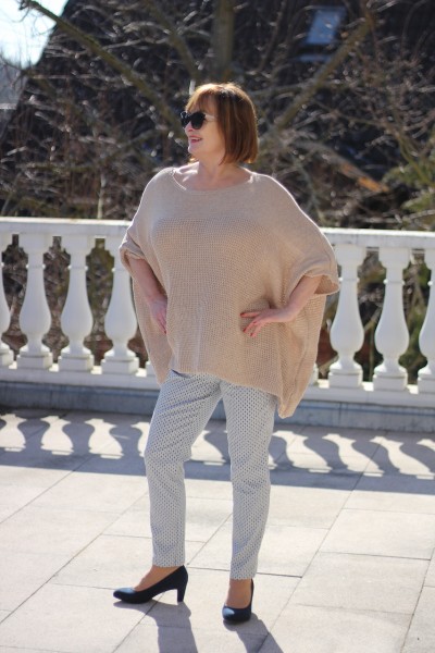 Oversize-Pulli in beige mit groben Strickmuster