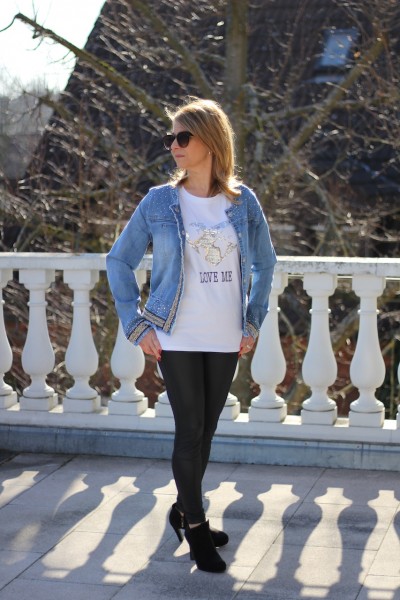 wunderschöne Jeansjacke mit Steinen und Verzierungen