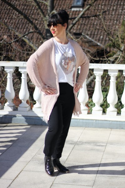 lange Strickjacke rose mit Fransen