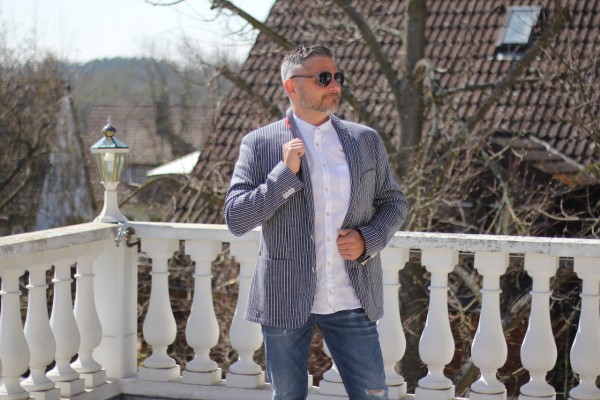 blau-weißes Sakko Gr. 54 mit excellenten Komfort in top modernen Streifendesign