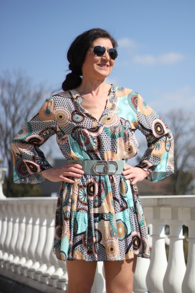 Flower Power Kleid in der Farbe türkis mit lockeren Stufenschnitt in ONE SIZE