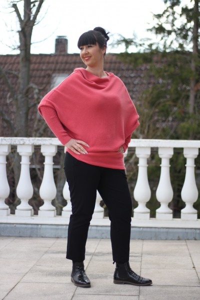 ausgefallener asymmetrischer Pullover in FUCHSIA One Size