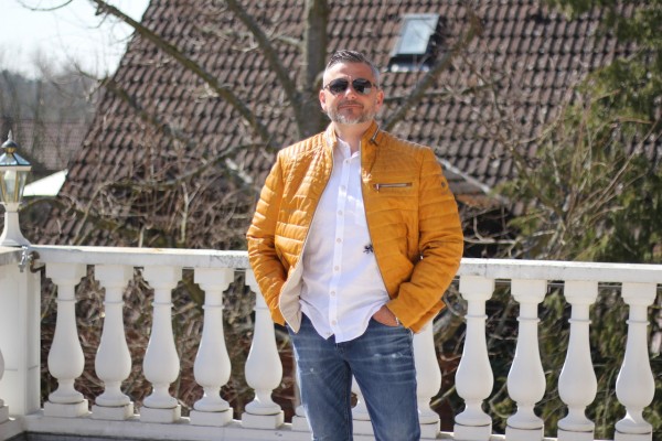 TOP trendige Lederjacke in senf-Farbe Größe 52 und 54 mit geraden Schnitt MILESTONE