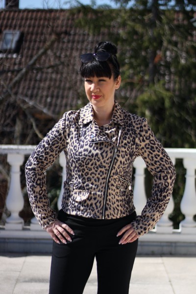 Leoprint-Kurzjacke mit Reißverschluss
