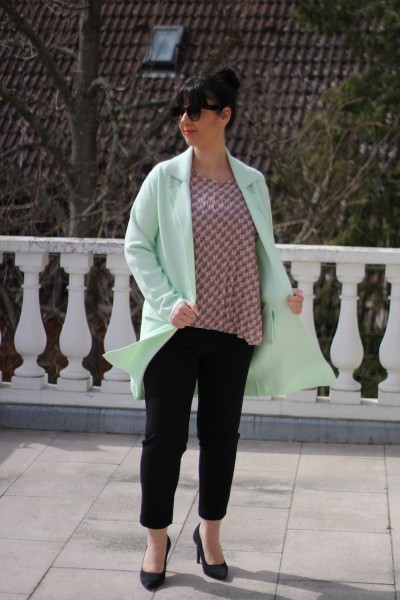 bequemer Feinstrickmantel in MINT-Farbe mit Taschen in ONE SIZE