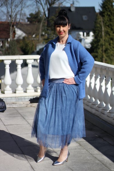 warme Strickjacke in blau mit Seitentaschen