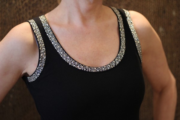 Ripp-Top mit Glitzerrand in schwarz