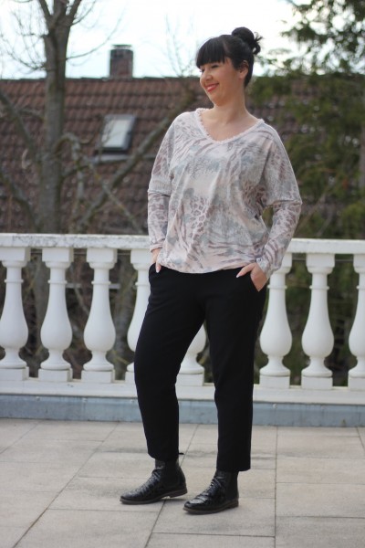 V-Ausschnitt Pullover ONE SIZE in rose mit Mickey Mouse Kopf-Glitzer