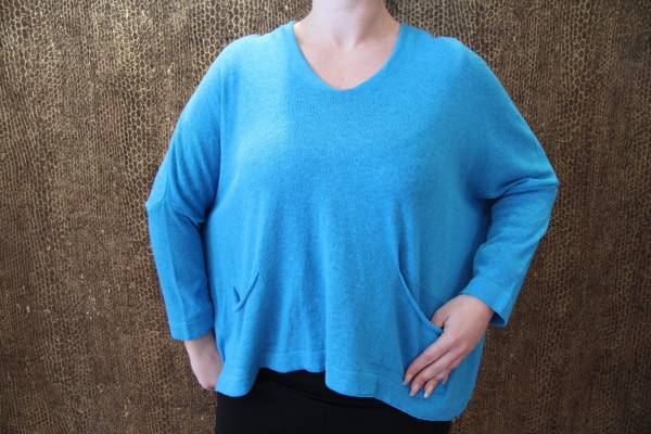 OVERSIZE - leichter Pullover in blau mit 3/4 Arm und Taschen