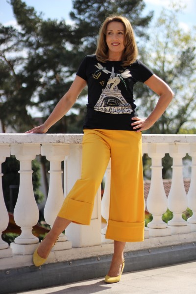 T-Shirt "Romance" in schwarz mit Glitzersteinen besetzt in der Größe M/L