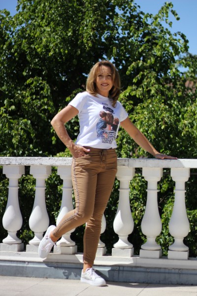 braune sportliche Hose mit Tunnelzug und Nieten in ONE SIZE