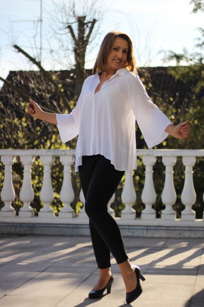 weiße Basic-Bluse in Größe M