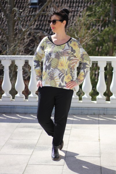 V-Ausschnitt Pullover mit Exotic ´Ananans´ ONE SIZE