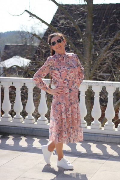 Top angesagtes verspieltes Blumenkleid in rose mit Ausschnittschleife ONE SIZE