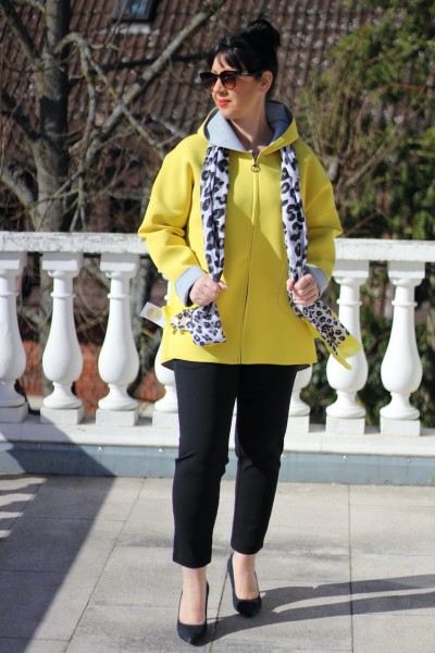 Schal im Leolook Randfarbe gelb