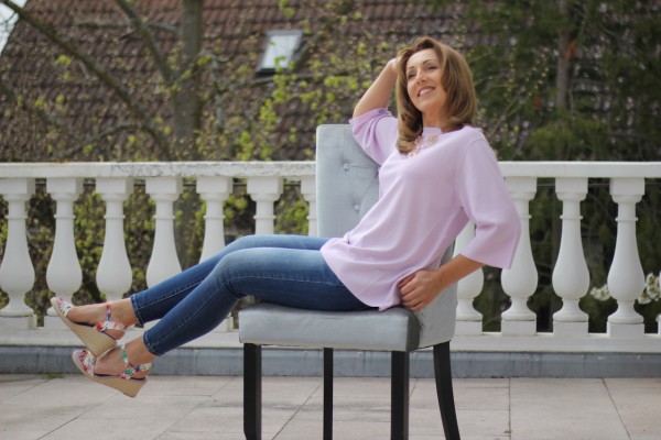 leichter Pulli in mauve Größe M