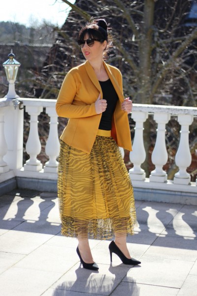 eleganter, sportlicher Blazer in der Farbe senf Größe 38