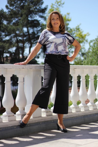 grau-schwarzes T-Shirt mit Motiv ´Towerbridge´ mit Glitzersteine in Größe S/M