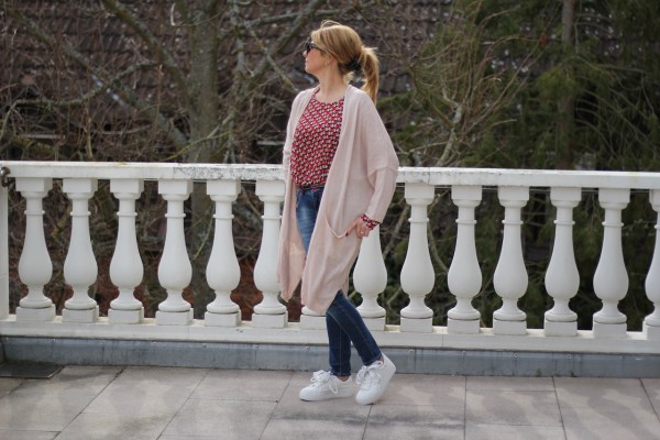 angenehme Langstrickjacke in rose mit 2 Taschen in ONE SIZE
