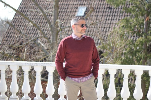 leichter bordeaux-farbener BENVENUTO-Pullover mit geradem Bund Größe M und L